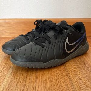 Nike Indoor Soccer Shoe Kids Youth Size 2Y